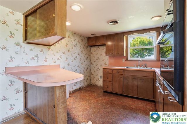 2224 Sunset Lane, Fountain Hill Boro, PA 18015