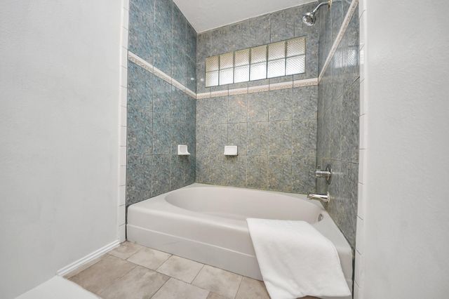 13943 Cantwell Drive, Houston, TX 77014