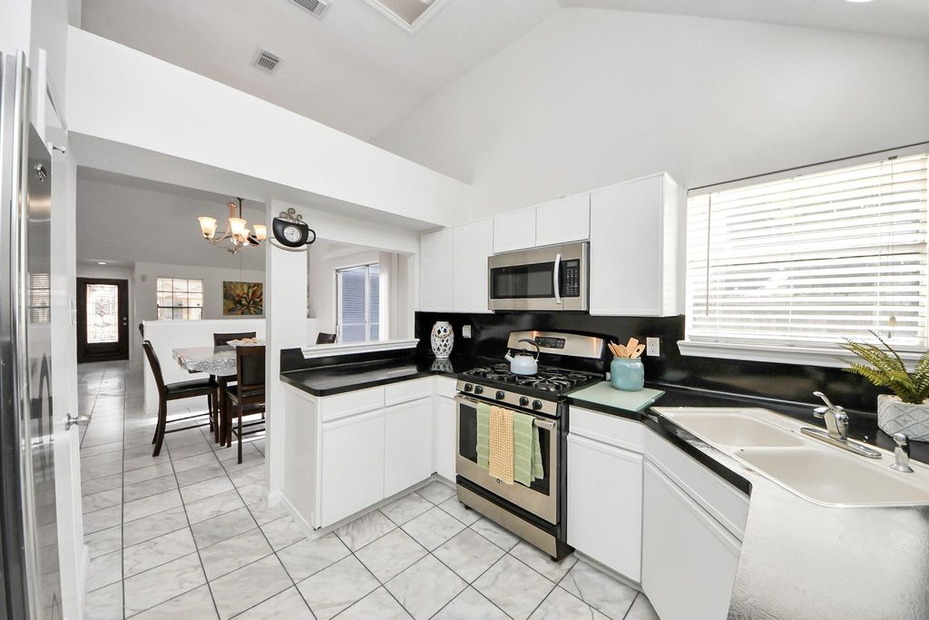 13943 Cantwell Drive, Houston, TX 77014