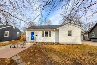 2401 48th Place, Des Moines, IA 50310