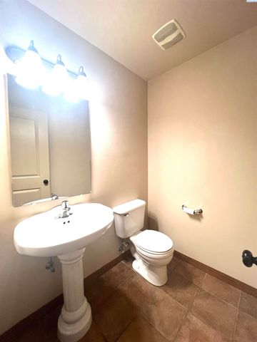 4112 Fernwood Ln, Pasco, WA 99301