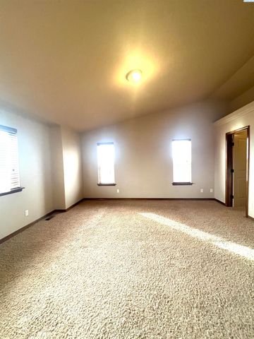 4112 Fernwood Ln, Pasco, WA 99301