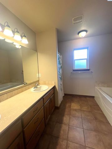 4112 Fernwood Ln, Pasco, WA 99301