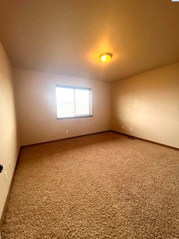 4112 Fernwood Ln, Pasco, WA 99301