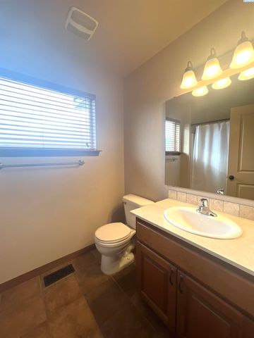 4112 Fernwood Ln, Pasco, WA 99301