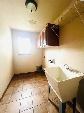 4112 Fernwood Ln, Pasco, WA 99301