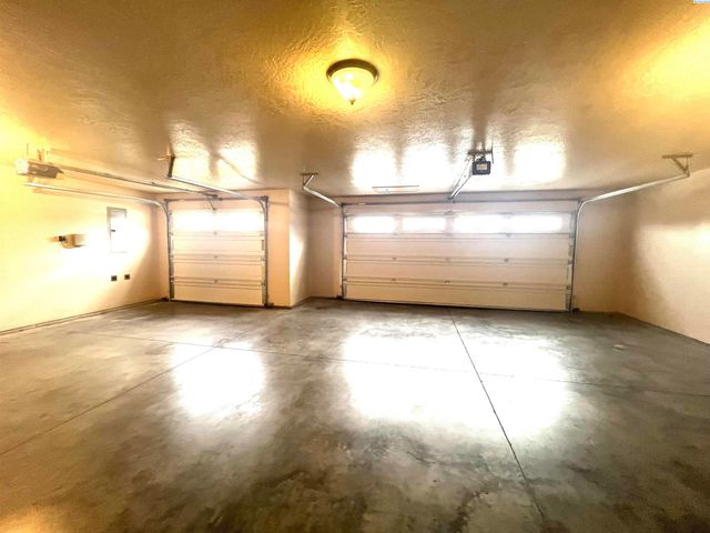 4112 Fernwood Ln, Pasco, WA 99301