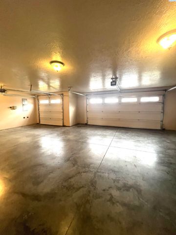 4112 Fernwood Ln, Pasco, WA 99301