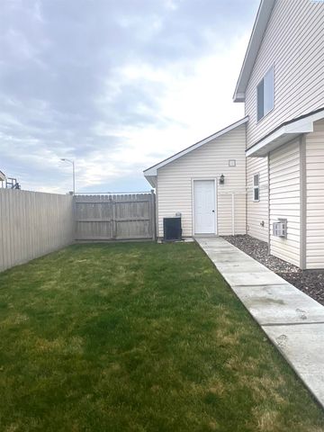 4112 Fernwood Ln, Pasco, WA 99301