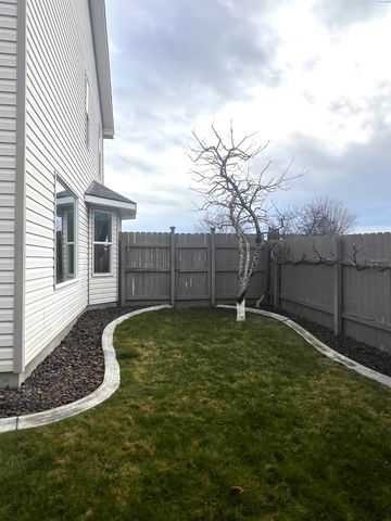 4112 Fernwood Ln, Pasco, WA 99301