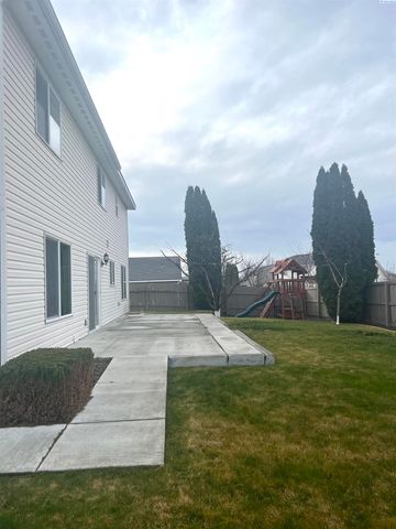 4112 Fernwood Ln, Pasco, WA 99301