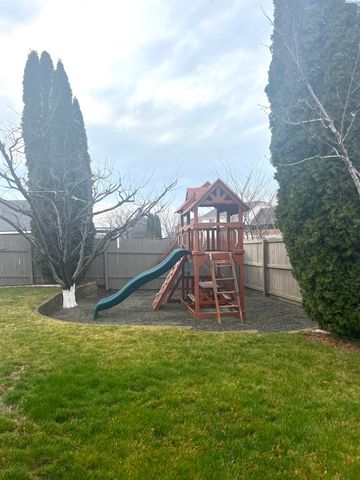 4112 Fernwood Ln, Pasco, WA 99301