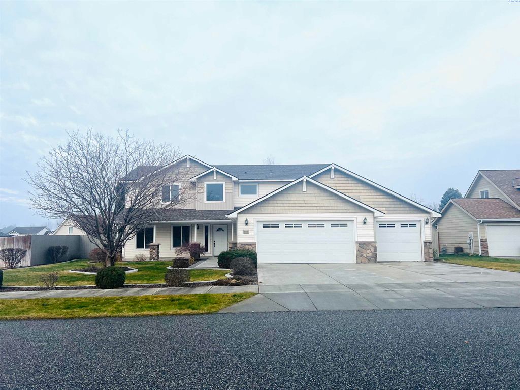 4112 Fernwood Ln, Pasco, WA 99301