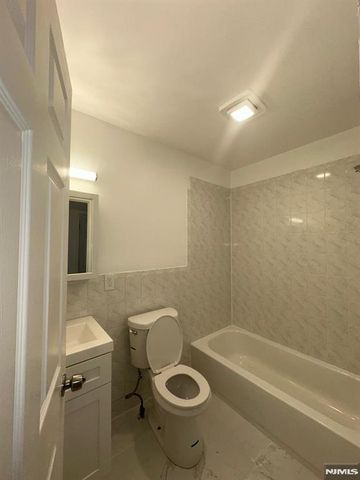 339 Ocean Avenue, Jersey City, NJ 07305