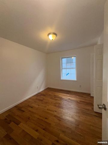 339 Ocean Avenue, Jersey City, NJ 07305