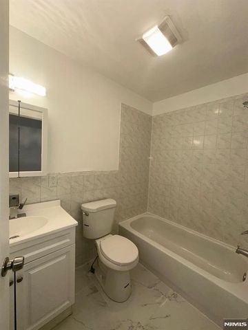 339 Ocean Avenue, Jersey City, NJ 07305