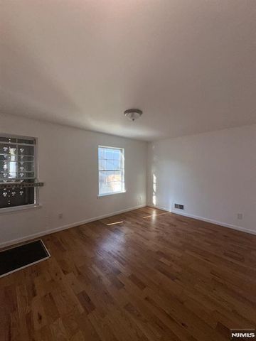 339 Ocean Avenue, Jersey City, NJ 07305