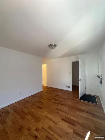 339 Ocean Avenue, Jersey City, NJ 07305