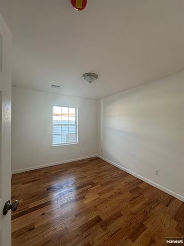 339 Ocean Avenue, Jersey City, NJ 07305