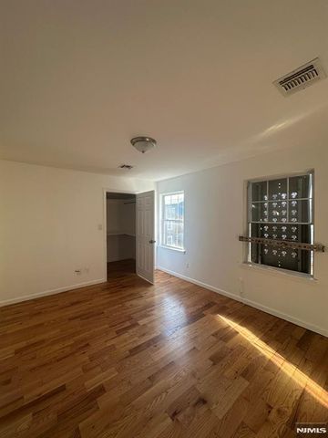 339 Ocean Avenue, Jersey City, NJ 07305