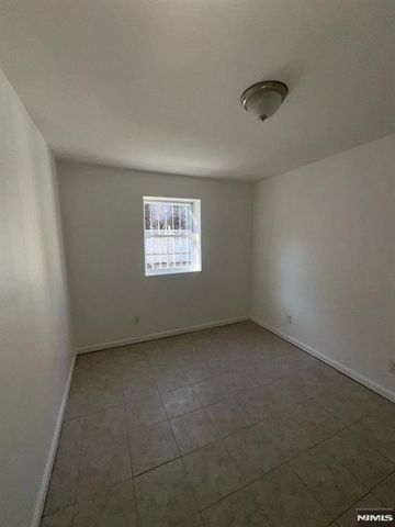 339 Ocean Avenue, Jersey City, NJ 07305