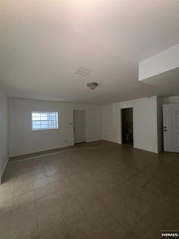 339 Ocean Avenue, Jersey City, NJ 07305