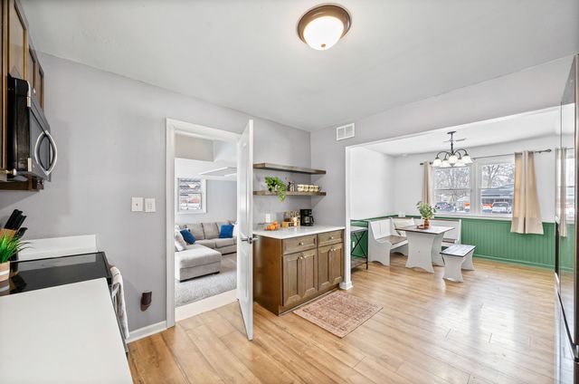 16 Donelson Dr, Clarksville, TN 37042