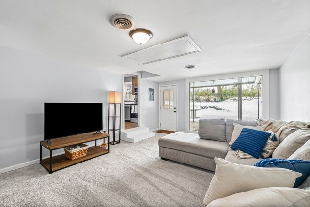 16 Donelson Dr, Clarksville, TN 37042