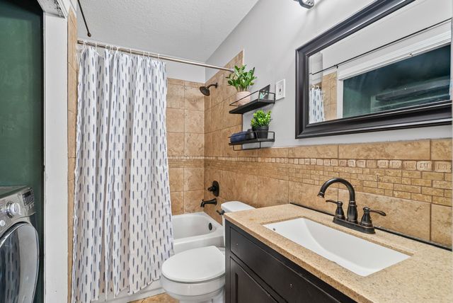 16 Donelson Dr, Clarksville, TN 37042