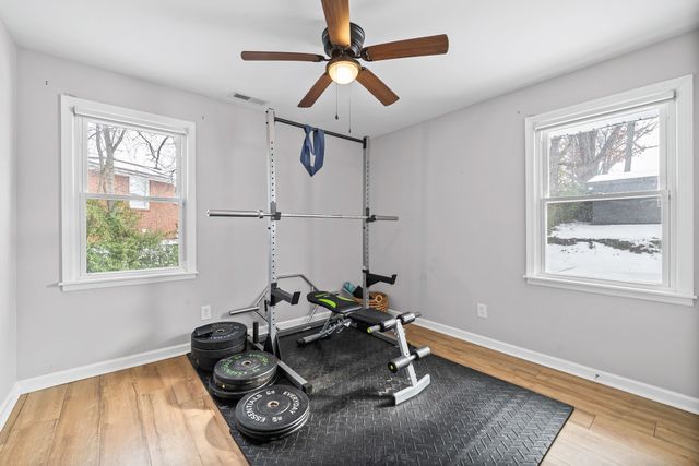 16 Donelson Dr, Clarksville, TN 37042