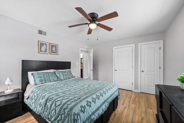 16 Donelson Dr, Clarksville, TN 37042