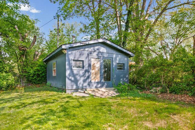 16 Donelson Dr, Clarksville, TN 37042