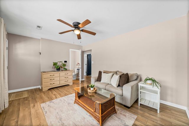 16 Donelson Dr, Clarksville, TN 37042