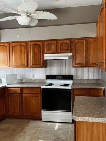 731 AGUA WAY, Lady Lake, FL 32159