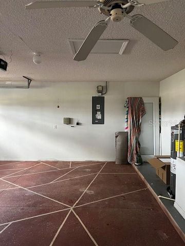 731 AGUA WAY, Lady Lake, FL 32159