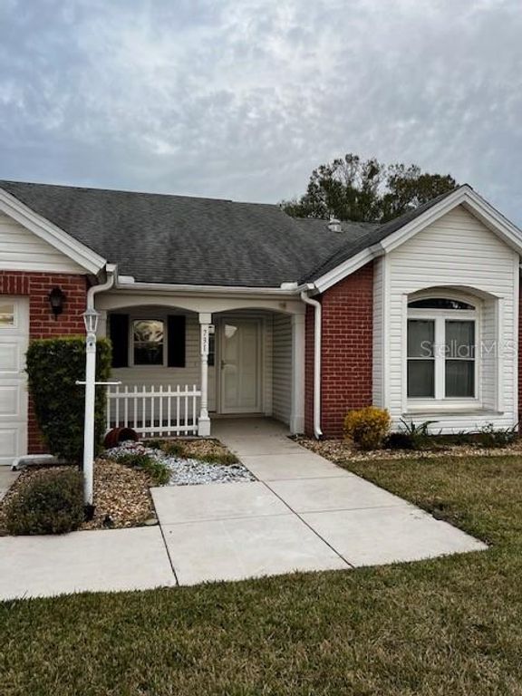 731 AGUA WAY, Lady Lake, FL 32159