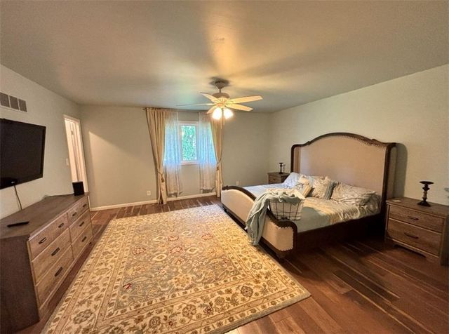 1702 Countryside Drive, Pittsburg, KS 66762