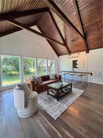 1702 Countryside Drive, Pittsburg, KS 66762