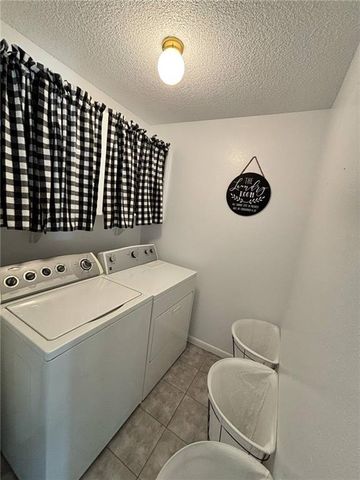 1702 Countryside Drive, Pittsburg, KS 66762