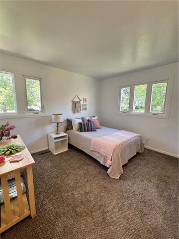 1702 Countryside Drive, Pittsburg, KS 66762