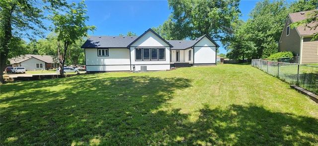 1702 Countryside Drive, Pittsburg, KS 66762