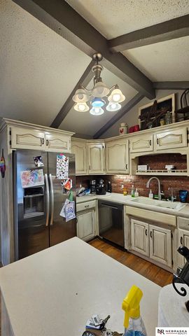 14830 Paul Plaza, Omaha, NE 68154