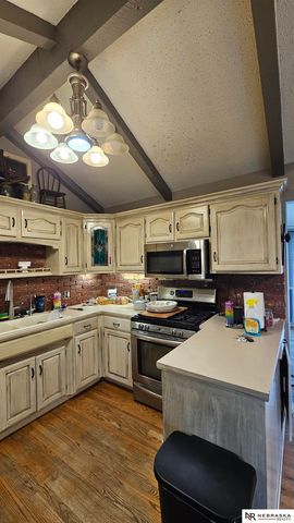 14830 Paul Plaza, Omaha, NE 68154