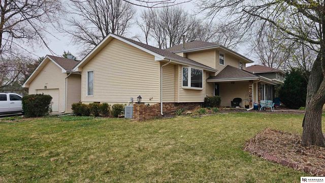 14830 Paul Plaza, Omaha, NE 68154