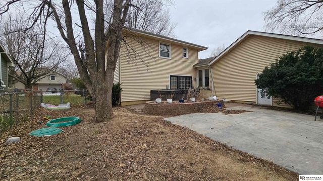 14830 Paul Plaza, Omaha, NE 68154