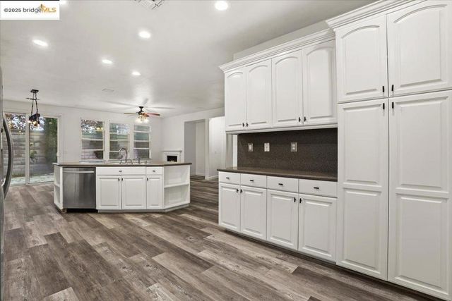 2324 Mendocino Dr, Oakdale, CA 95361