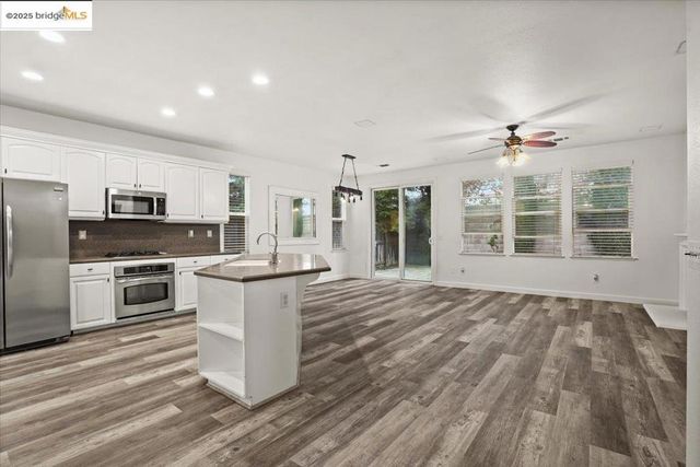 2324 Mendocino Dr, Oakdale, CA 95361