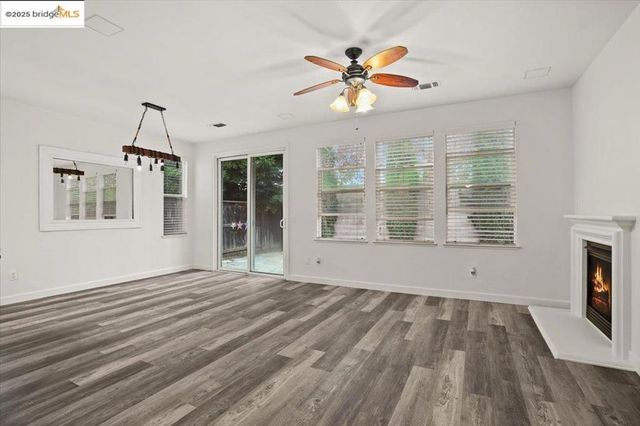 2324 Mendocino Dr, Oakdale, CA 95361