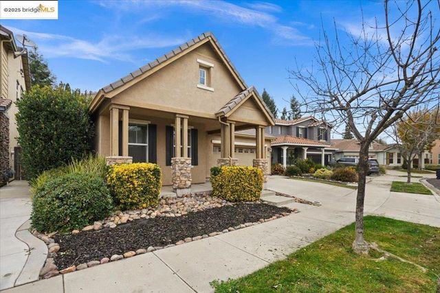 2324 Mendocino Dr, Oakdale, CA 95361