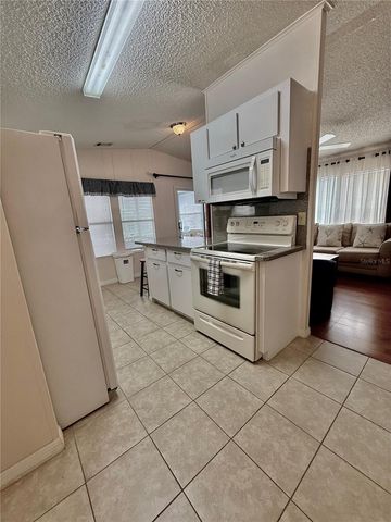 615 S GREEN CIRCLE, Venice, FL 34285